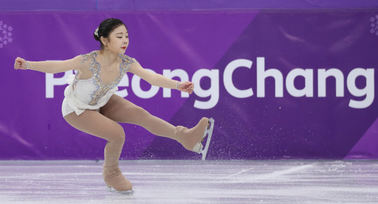 [올림픽] 내가 바로 김하늘  23일 강릉아이스아레나에서 열린 2018 평창동계올림픽 피겨스케이팅 여자 싱글 프리스케이팅에서 한국의 김하늘이 연기를 펼치고 있다.